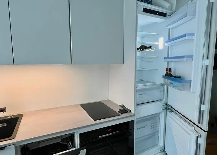 Apartman Brand New Centre Apartment, Free Parking Spot *
