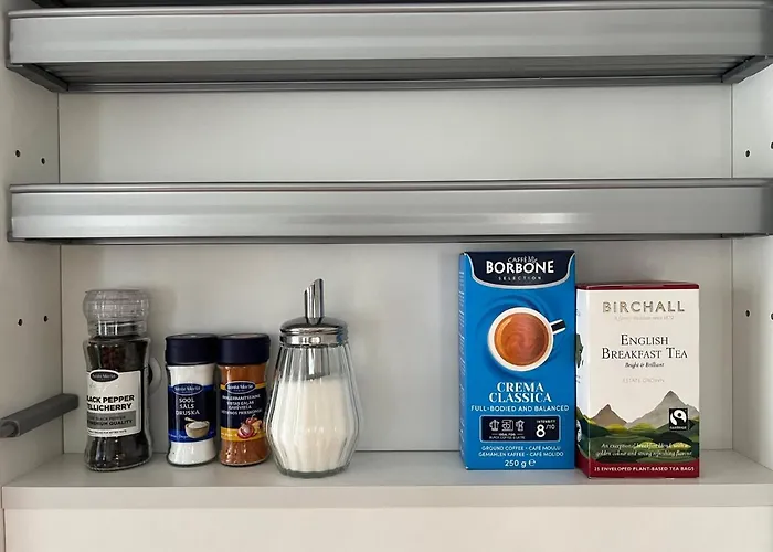 Brand New Centre Apartment, Free Parking Spot *