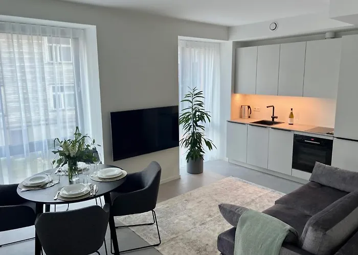 Διαμέρισμα Brand New Centre Apartment, Free Parking Spot