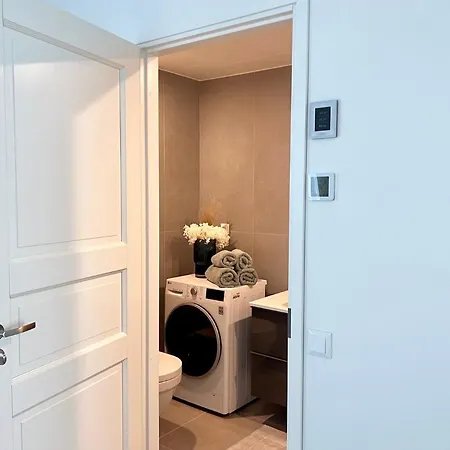 Brand New Centre Apartment, Free Parking Spot Apartamento *