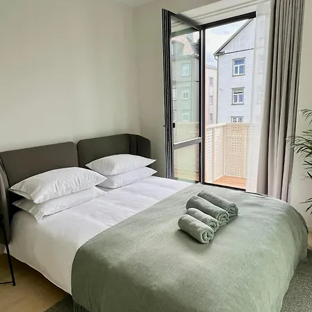 Brand New Centre Apartment, Free Parking Spot Apartamento *