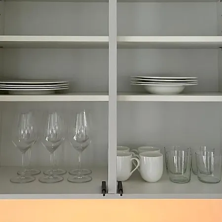 Апартаменты Brand New Centre Apartment, Free Parking Spot